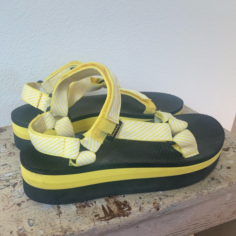Teva Flatform Universal Candy Stripe Yellow Sandals 11